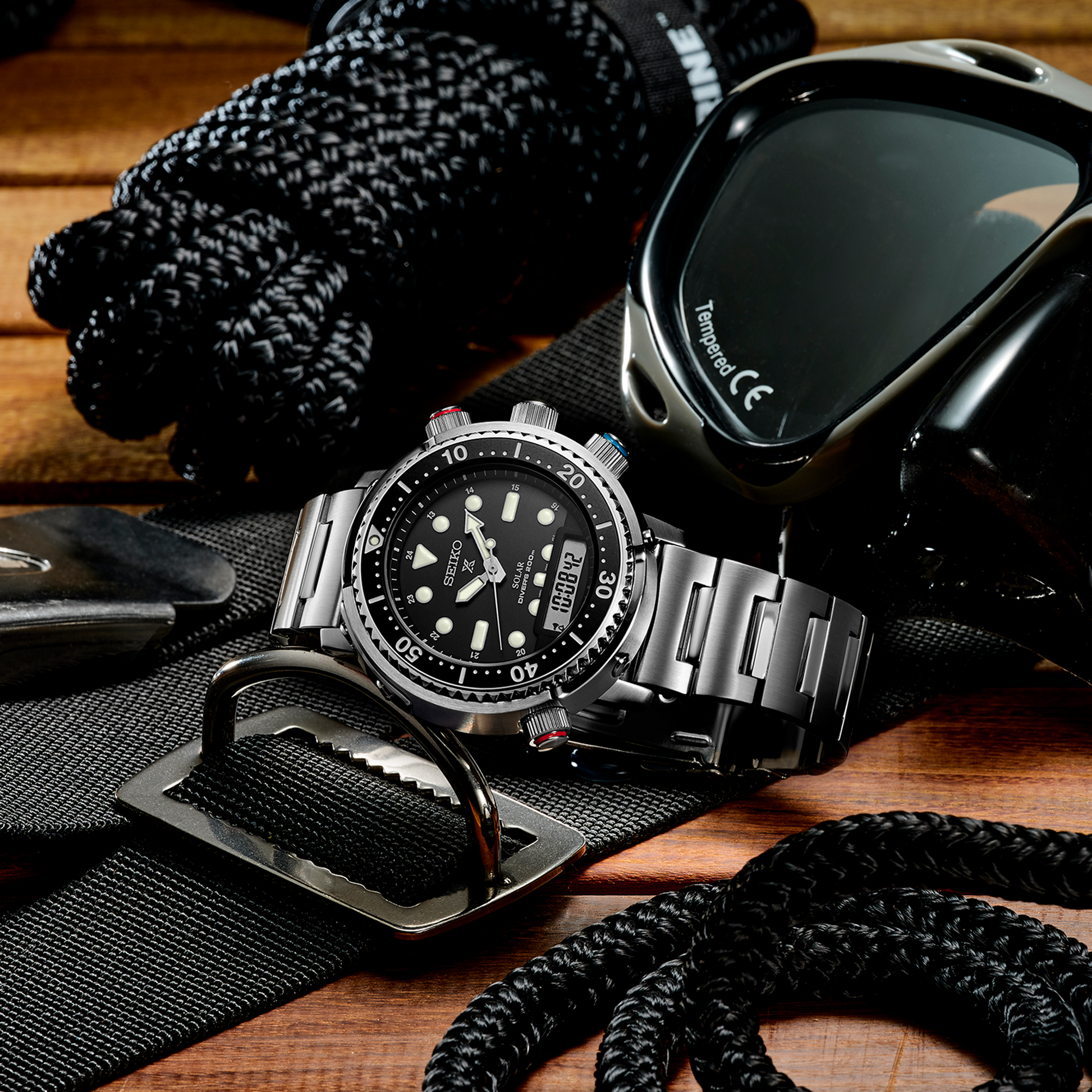 seiko-prospex-solar-analog-digital-diver-watch-snj033