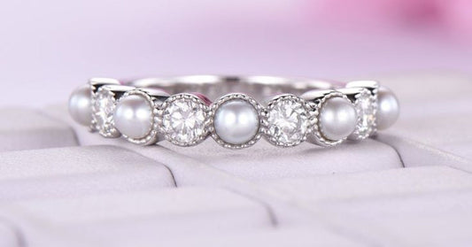 What You Need to Know Before Buying Moissanite Wedding Bands Online